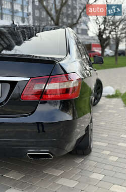 Седан Mercedes-Benz E-Class 2010 в 