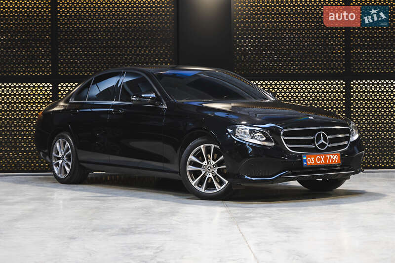 Седан Mercedes-Benz E-Class 2017 в 