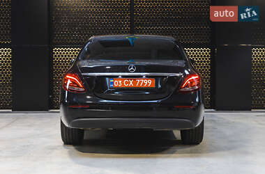 Седан Mercedes-Benz E-Class 2017 в 