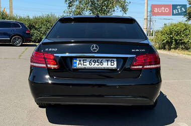 Седан Mercedes-Benz E-Class 2015 в 