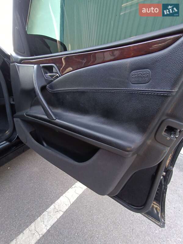 Седан Mercedes-Benz E-Class 2001 в Хмільнику