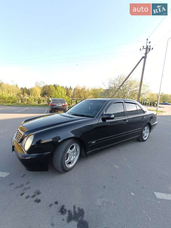 Седан Mercedes-Benz E-Class 2001 в Хмільнику