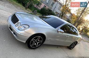 Седан Mercedes-Benz E-Class 2002 в Николаеве