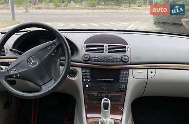 Седан Mercedes-Benz E-Class 2002 в 