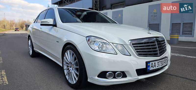 Mercedes-Benz E-Class 2011
