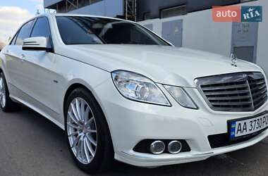 Седан Mercedes-Benz E-Class 2011 в 
