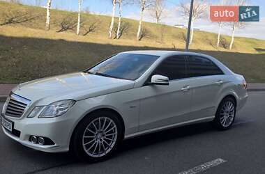 Седан Mercedes-Benz E-Class 2011 в 