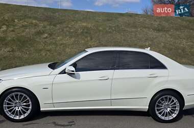 Седан Mercedes-Benz E-Class 2011 в 
