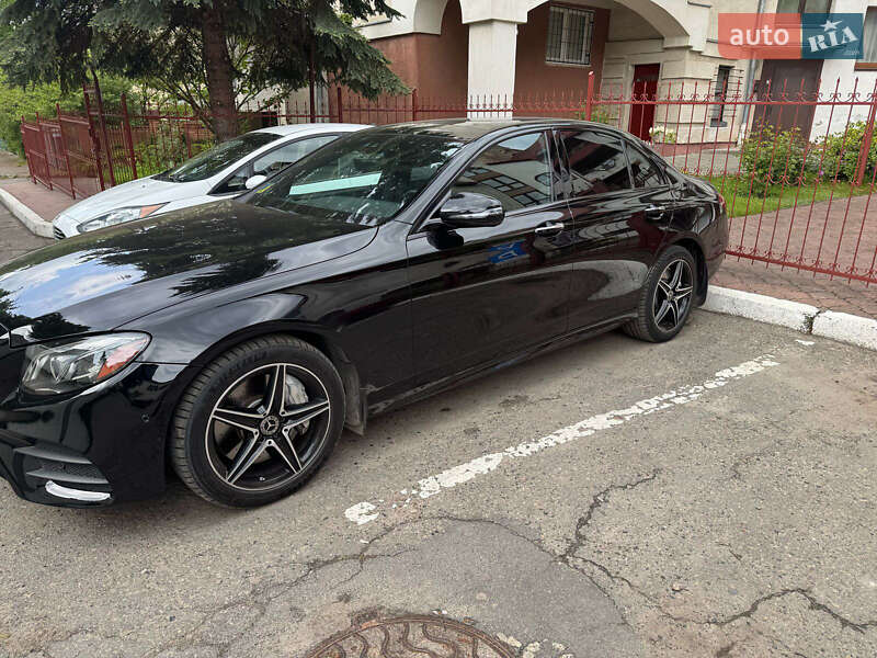 Седан Mercedes-Benz E-Class 2017 в 