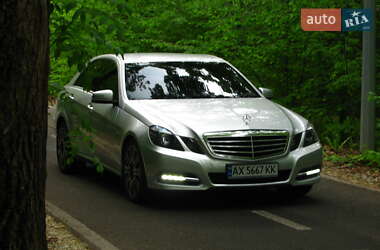 Седан Mercedes-Benz E-Class 2011 в 