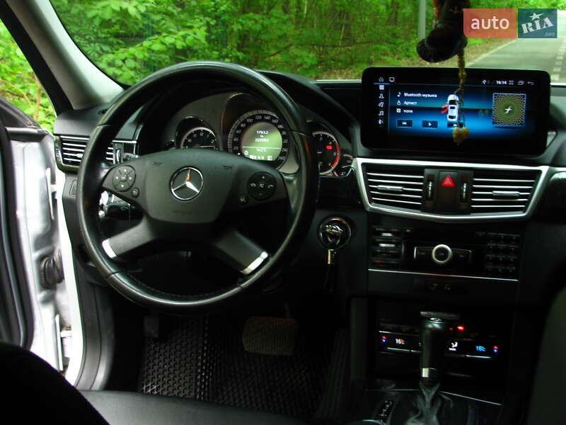 Седан Mercedes-Benz E-Class 2011 в Харькове
