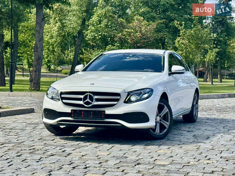 Седан Mercedes-Benz E-Class 2016 в 