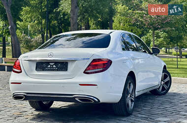 Седан Mercedes-Benz E-Class 2016 в 