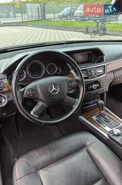 Седан Mercedes-Benz E-Class 2010 в 