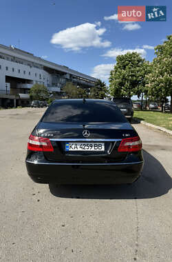 Седан Mercedes-Benz E-Class 2011 в 