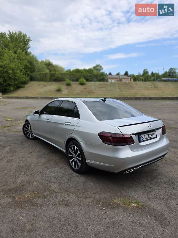 Седан Mercedes-Benz E-Class 2013 в Умані