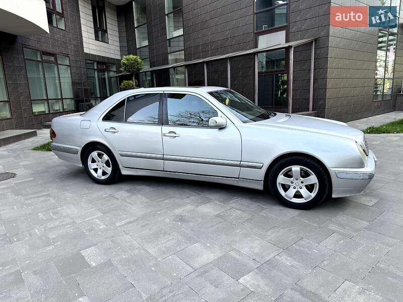 Седан Mercedes-Benz E-Class 2000 в Виннице