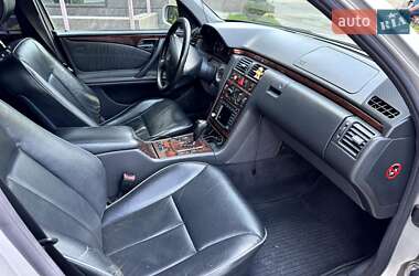 Седан Mercedes-Benz E-Class 2000 в 