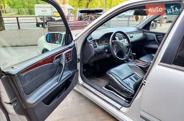 Седан Mercedes-Benz E-Class 2000 в 