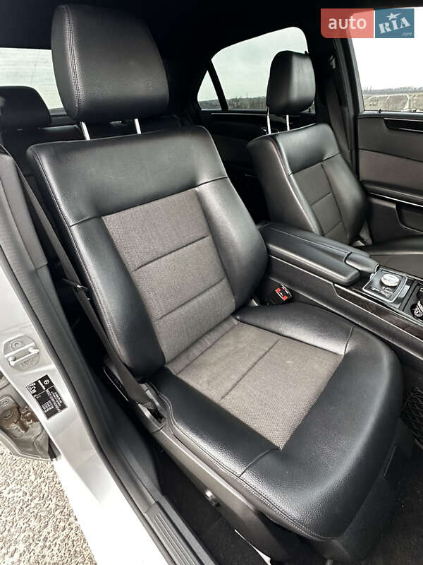 Седан Mercedes-Benz E-Class 2010 в Бучачі