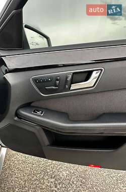 Седан Mercedes-Benz E-Class 2010 в 