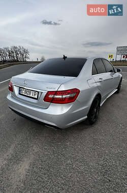 Седан Mercedes-Benz E-Class 2010 в 