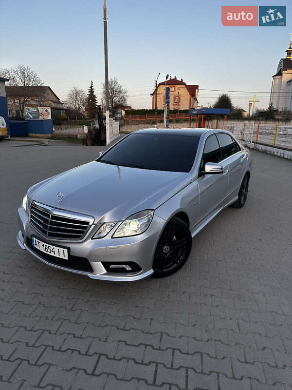 Седан Mercedes-Benz E-Class 2010 в Бучачі