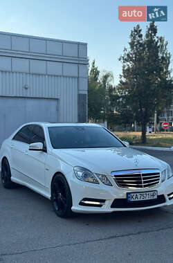 Седан Mercedes-Benz E-Class 2012 в Днепре