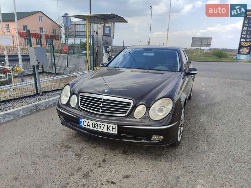 Седан Mercedes-Benz E-Class 2004 в 
