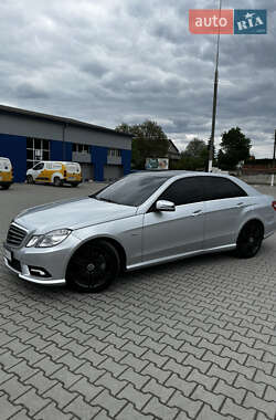 Седан Mercedes-Benz E-Class 2010 в 