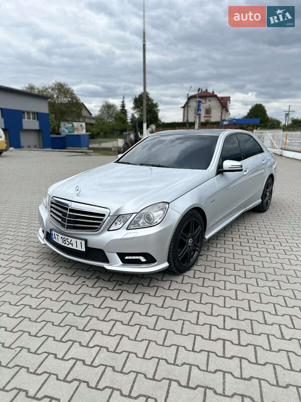 Седан Mercedes-Benz E-Class 2010 в 