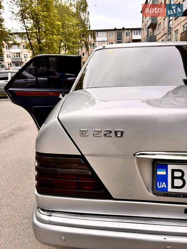Седан Mercedes-Benz E-Class 1995 в Тернополі