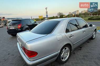 Седан Mercedes-Benz E-Class 1996 в 