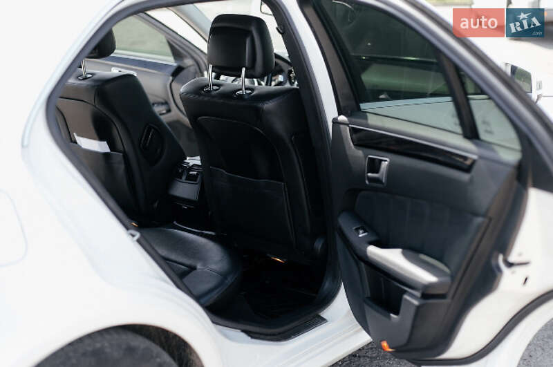 Седан Mercedes-Benz E-Class 2012 в Ужгороде