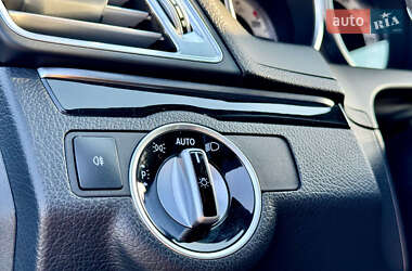 Купе Mercedes-Benz E-Class 2013 в 