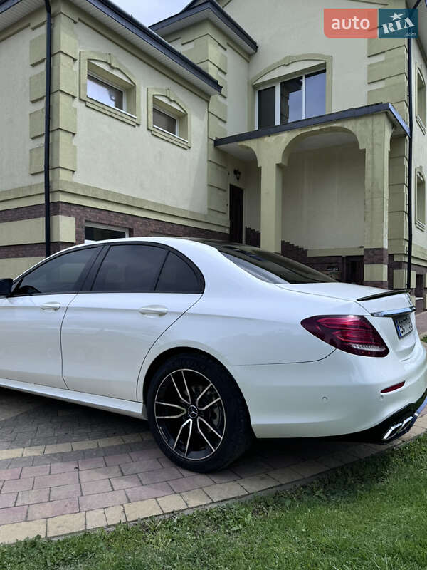 Седан Mercedes-Benz E-Class 2016 в Бориславе