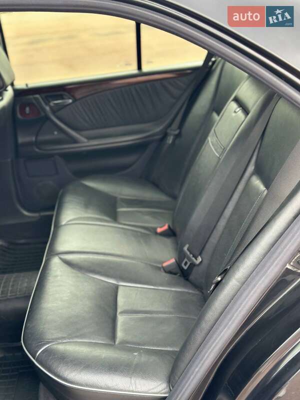 Седан Mercedes-Benz E-Class 1999 в Києві