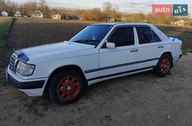 Седан Mercedes-Benz E-Class 1985 в Хмельницькому