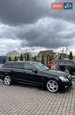 Універсал Mercedes-Benz E-Class 2010 в Сарнах