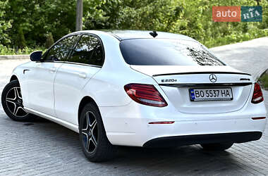 Седан Mercedes-Benz E-Class 2017 в 