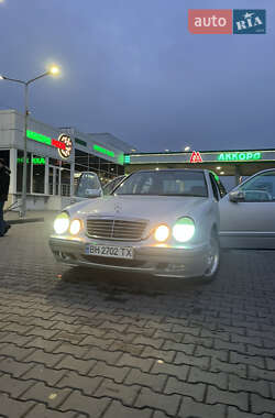 Седан Mercedes-Benz E-Class 2001 в 