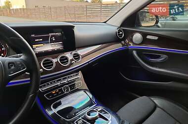 Седан Mercedes-Benz E-Class 2017 в 