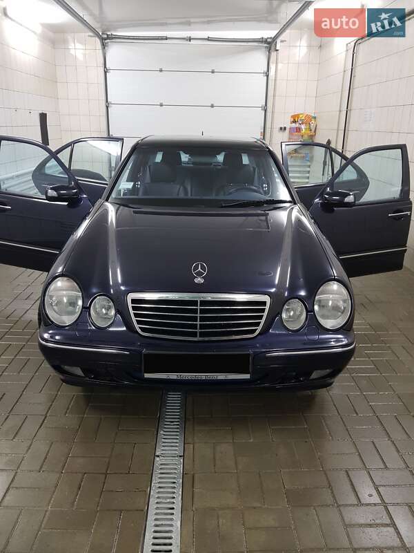 Седан Mercedes-Benz E-Class 2001 в Прилуках