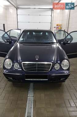 Седан Mercedes-Benz E-Class 2001 в 