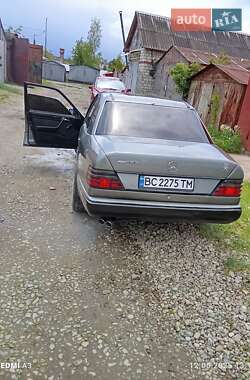 Седан Mercedes-Benz E-Class 1989 в 