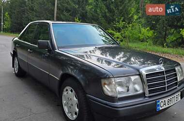 Седан Mercedes-Benz E-Class 1992 в Умани