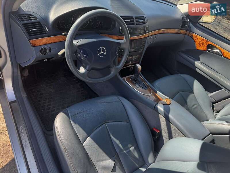 Седан Mercedes-Benz E-Class 2005 в Запорожье