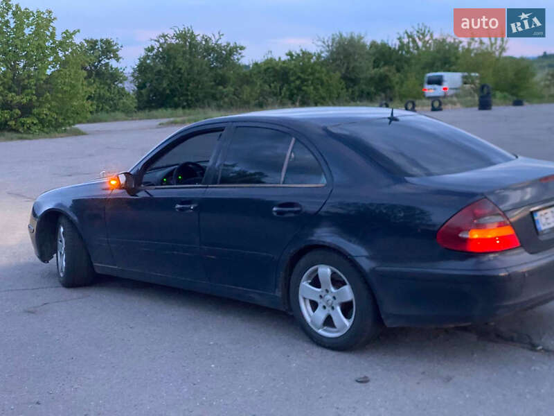 Седан Mercedes-Benz E-Class 2002 в Хмельницком