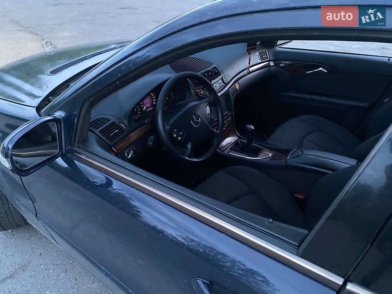 Седан Mercedes-Benz E-Class 2002 в Хмельницком