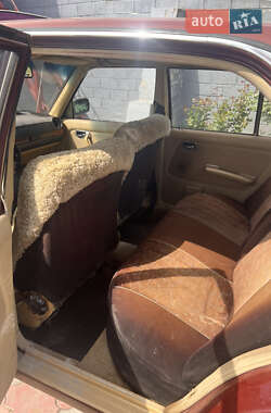 Седан Mercedes-Benz E-Class 1982 в 